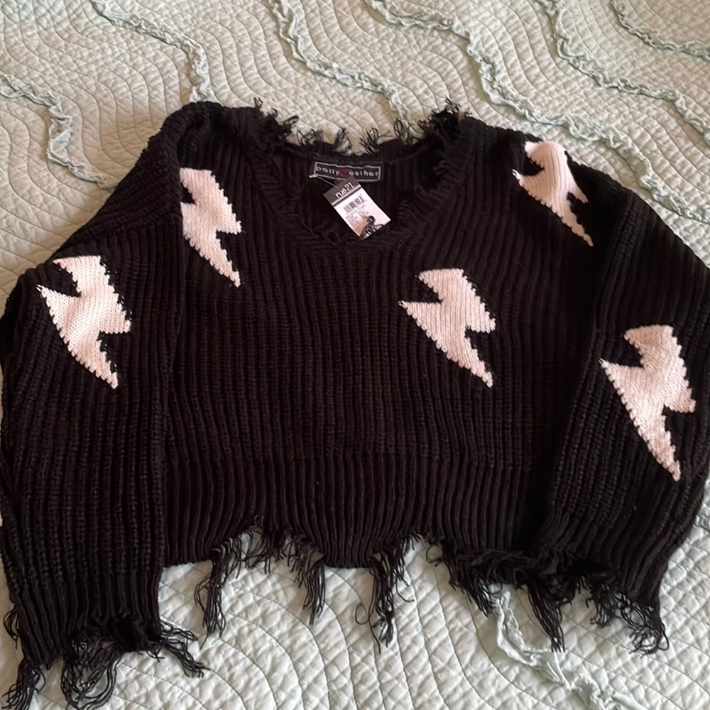 Women’s NWT SM black and white sweater